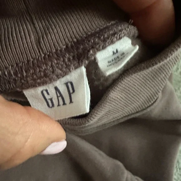 GAP women’s matching set Sweatpants + mock neck sweatshirt in color “wassel” - Picture 3 of 3